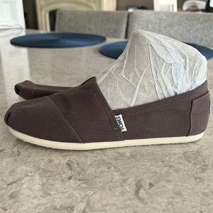TOMS slip ons